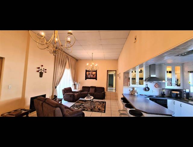 3 BEDROOM HOUSE FOR SALE IN THREE RIVERS EAST